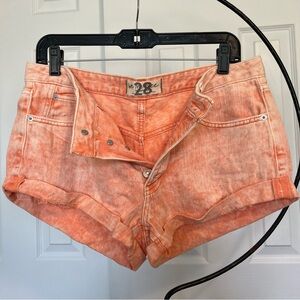 We The Free button-fly distressed shorts EUC 28